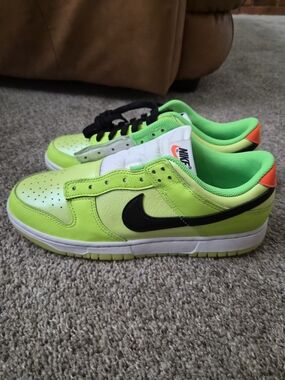 Dunk Low "Glow In The Dark" Sneakers